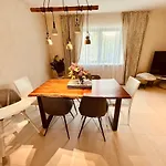 Lilac Luxury Villa Prague ヴィラ *