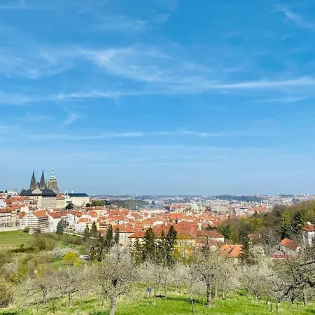 Lilac Luxury Prague Ohrobec