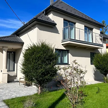 Lilac Luxury Prague Villa *